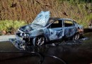 Veículo pega fogo e consome Corolla em poucos minutos no Oeste de SC