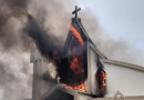 Igreja Matriz pega fogo após o término de missa