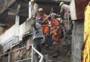 Moradores buscam desaparecidos em Petrópolis; mortes chegam a 58