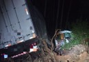 Motorista fica ferido após saída de pista com carreta na BR-280