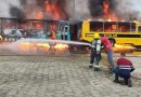 Incêndio atinge 7 ônibus escolares nas vésperas de volta às aulas em Santa Catarina