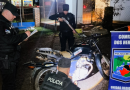 Motociclista tenta fugir de abordagem, sofre acidente e é preso com moto roubada no Brasil