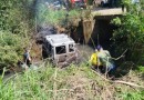 Motorista morre após veículo cair dentro de rio e pegar fogo em Jupiá