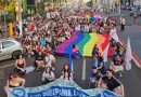Parada LGBTQIA+ reúne público e promove caminhada pela diversidade