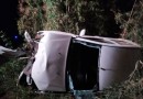 Casal fica ferido em saída de pista seguida de capotamento