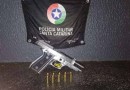 Polícia Militar prende homem em flagrante por porte de arma de uso restrito