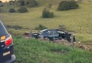 Mãe e duas filhas, de 4 e 5 anos, morrem após carro sair da pista e bater em árvore na BR-369