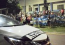 Manifestação pede a libertação dos policiais detidos após operação que resultou na morte de brasileira em Irigoyen
