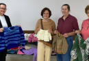 Dona Lurdes doa mantas e roupas de lã ao Hospital de Dionísio Cerqueira