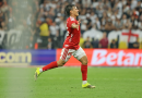 Bernabei marca golaço e garante vitória do Inter sobre o Corinthians em Itaquera