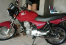Motocicleta é furtada de estacionamento de empresa em plena luz do dia