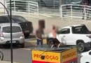 Homem quebra carro de prefeitura com bastão ao cobrar dívida de servidor em SC