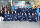 Administração entrega uniformes escolares aos alunos da rede municipal