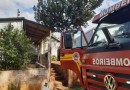 Incêndio atinge barraco aos fundos de residência
