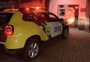 Polícia prende suspeito de tráfico de drogas e apreende arma