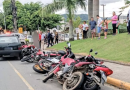 Homem colide contra 9 motos e é preso após ameaçar PM de morte