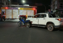 Motociclista fica ferido após colidir contra carro durante carreata