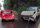 Duas pessoas são socorridas após colisão entre veículos na BR-282