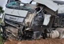 Colisão entre caminhões na BR-282 mobiliza resgate aéreo