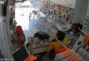 Homem armado com faca tenta roubar loja de celulares e acaba preso pela PM
