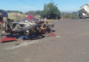 Motociclista morre após colisão com caminhão