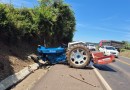 Mulher sofre ferimentos graves em acidente entre trator e caminhonete na BR-282