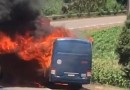 Ônibus que transportava 41 trabalhadores pega fogo no Oeste Catarinense