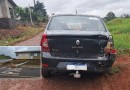 Motorista colide contra poste, deixa local do acidente e admite ter ingerido bebida alcoólica