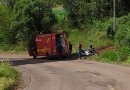 Motociclista fica ferido em queda