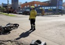 Motociclista fica ferido em colisão com caminhão no centro