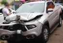 Após passar mal motorista perde o controle e colide em pilar de loja da Rua Santo Dumont