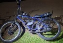 Adolescente é flagrado pilotando ciclomotor artesanal e tenta fugir da PM