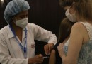 Média móvel de óbitos caiu 60,4% desde o pico da Ômicron, diz Saúde