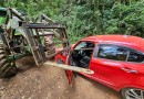 Empilhadeira atinge automóvel e fere gestante no Oeste
