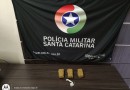 Polícia prende jovem de 21 anos por suposto envolvimento ao tráfico de drogas em Maravilha