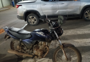 Motociclista fica ferido após colisão com Fiat Toro