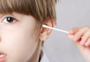 Médica alerta para que pais não deixem seus filhos manusearem cotonetes