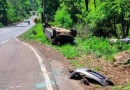Jovem morre depois de batida traseira e capotamento na SC-157