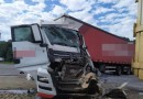 Caminhoneira fica ferida em acidente na BR-282