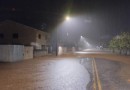 Municípios do Oeste inundam após chuva intensa nesta madrugada
