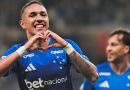 Cruzeiro goleia o Vitória no Mineirão e conquista primeira vitória em casa no Brasileirão