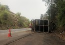 Caminhão envolvido em acidente com vítima fatal segue no local na BR-282