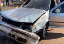 Motorista perde controle e VW Golf roda na pista no Centro de Barracão