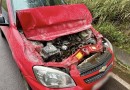 Mulher e duas crianças ficam feridas em colisão entre carro e caminhão na PR-566