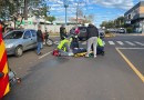 Pedestre é atropelado por motocicleta enquanto atravessava faixa no centro