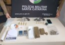 Após denúncia, homem é preso por tráfico de drogas e posse ilegal de armas