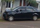 Motorista colide veículo em poste