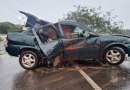 Carro sai da pista, desce barranco e deixa três feridos em rodovia do Oeste Catarinense