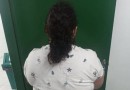 Mulher de 37 anos é presa em SC após se passar por criança e viver com família por mais de um ano
