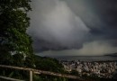 Defesa Civil emite novo alerta para temporais em SC